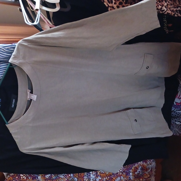 Chico’s size 2 Large light celery green top with 3/4 sleeves.  Hip length. - Picture 3 of 3